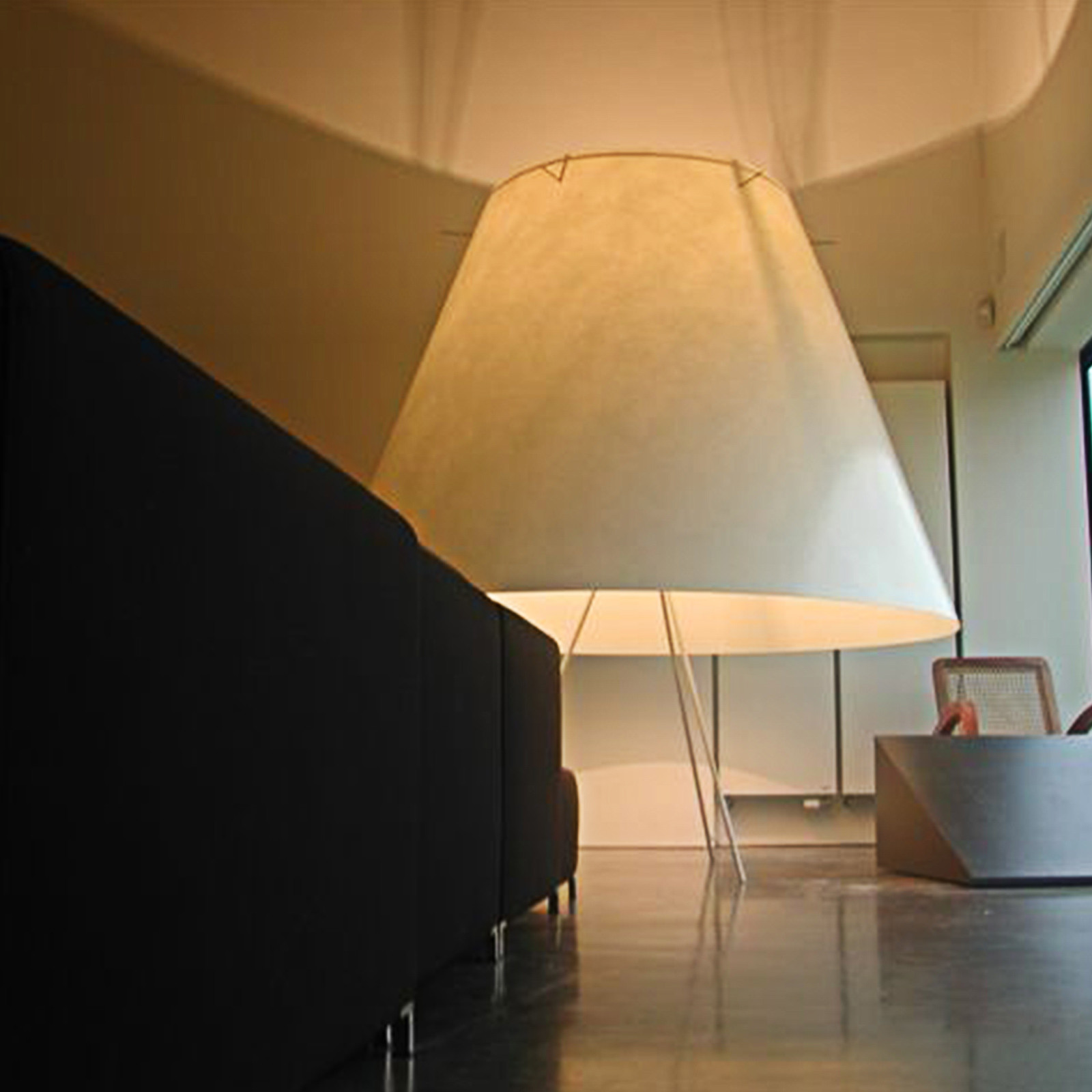 XL(AMP) FLOOR LAMP